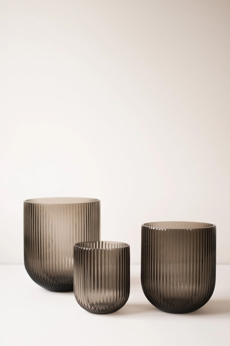 Simple Stripe Vase 14 cm, Brun fra DBKD | RoyalDesign.no