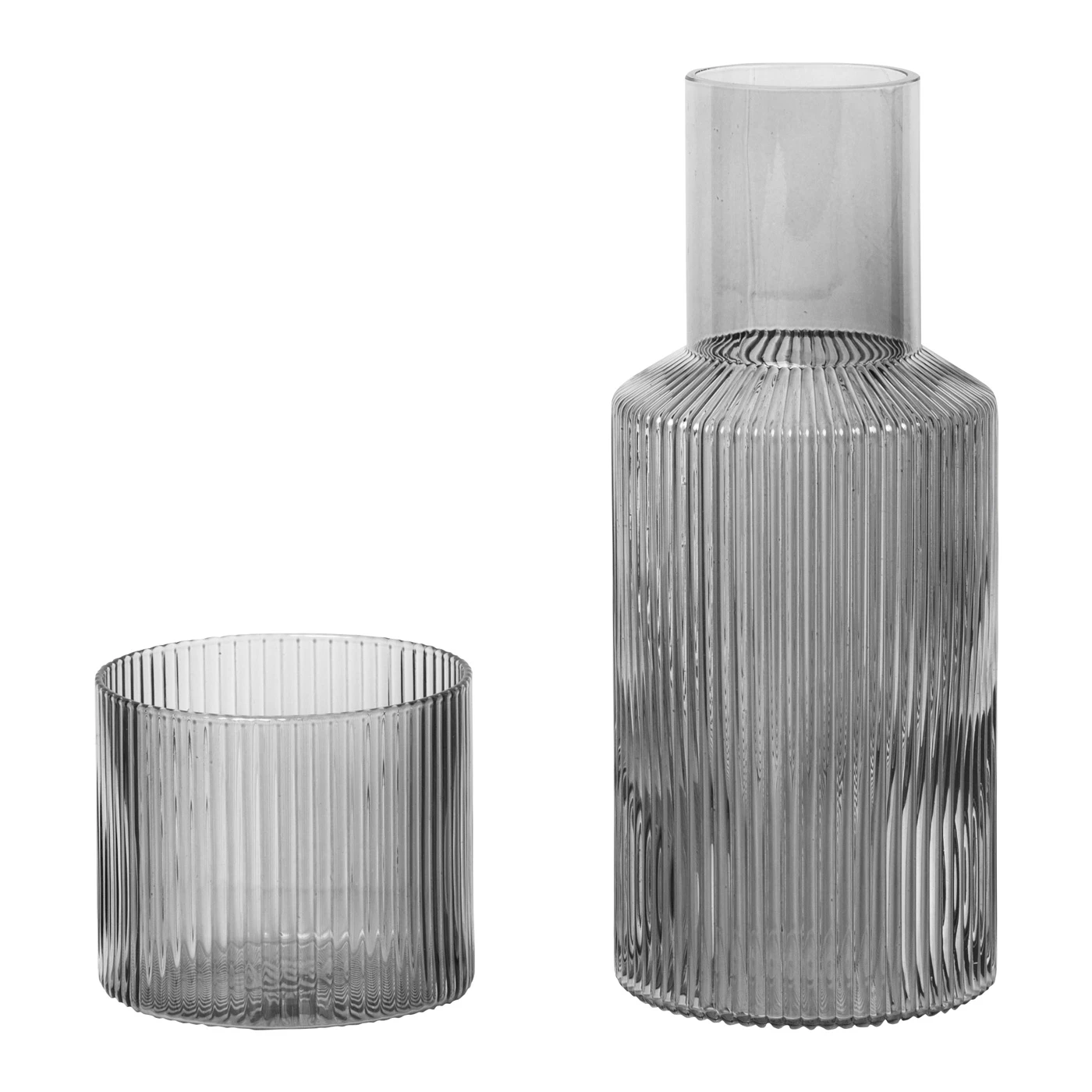 Ferm Living Ripple Small Carafe Set Karaffel Med Drikkeglass Smoked Grey -  Vannkarafler & Vannkanner Munnbl&aring;st Glass R&oslash;ykgr&aring; - 100124112