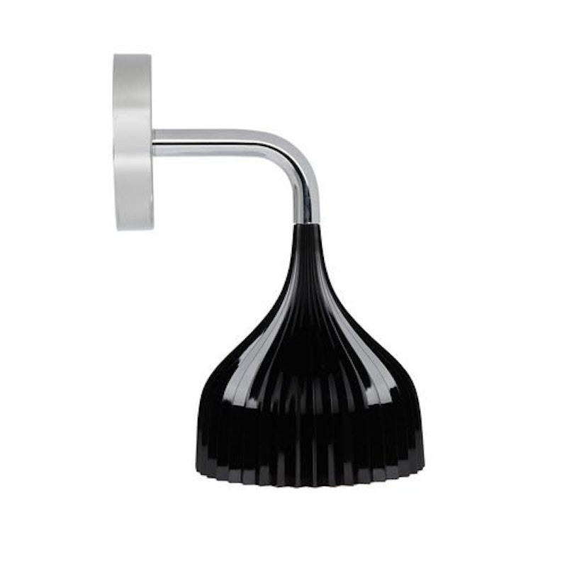 È Vegglampe, Svart