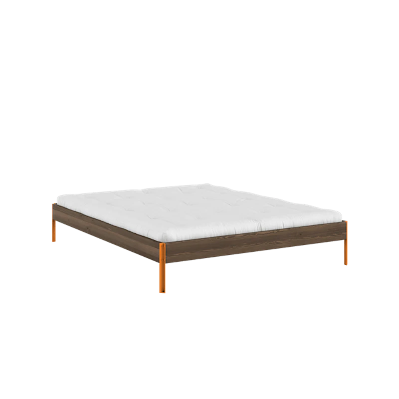 Core Sengeramme 160x200 Carob Brown/Solar Oransje
