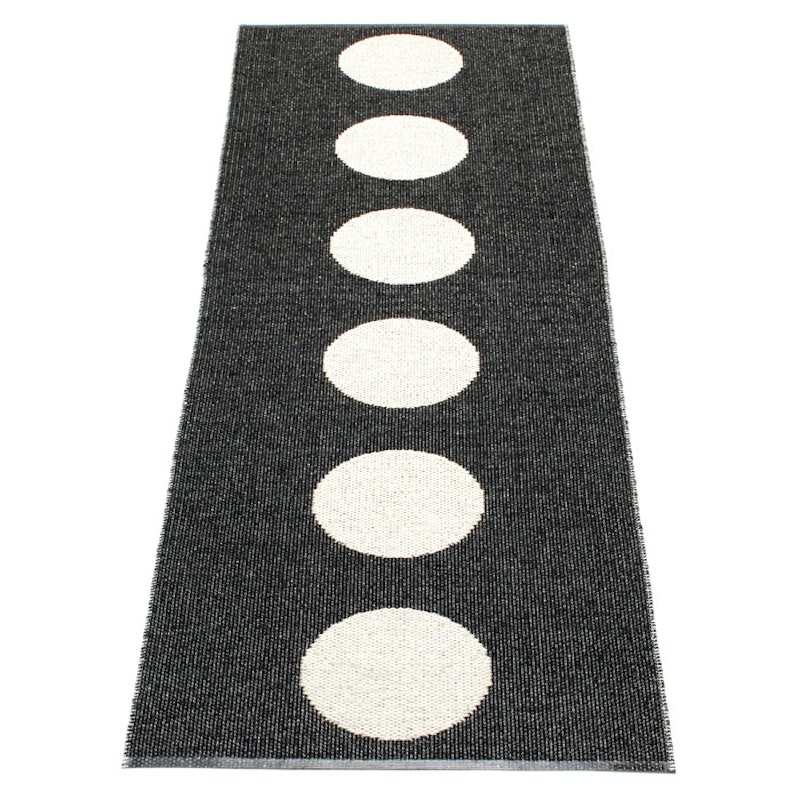 Vera Teppe Sort / Vanilla, 70x375 cm